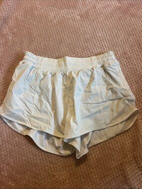 size 8 lululemon shorts